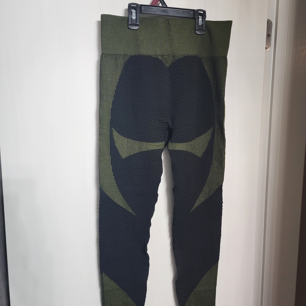 Black and Green Cropped Jacket And Leggings Workout Set XL - Picture 3 of 3